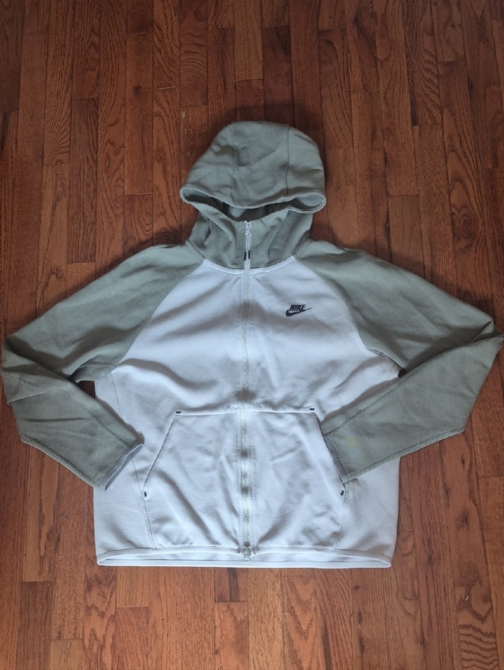 Nike Two-Tone Full-Zip Hoodie in White and Sage Green Mens Medium
